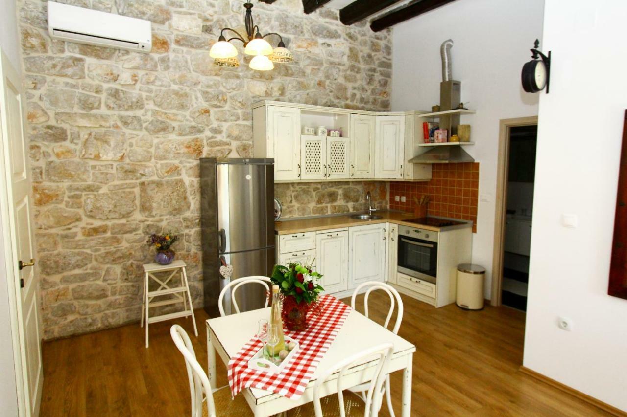 Appartamento Old House Sveti Filip i Jakov Esterno foto