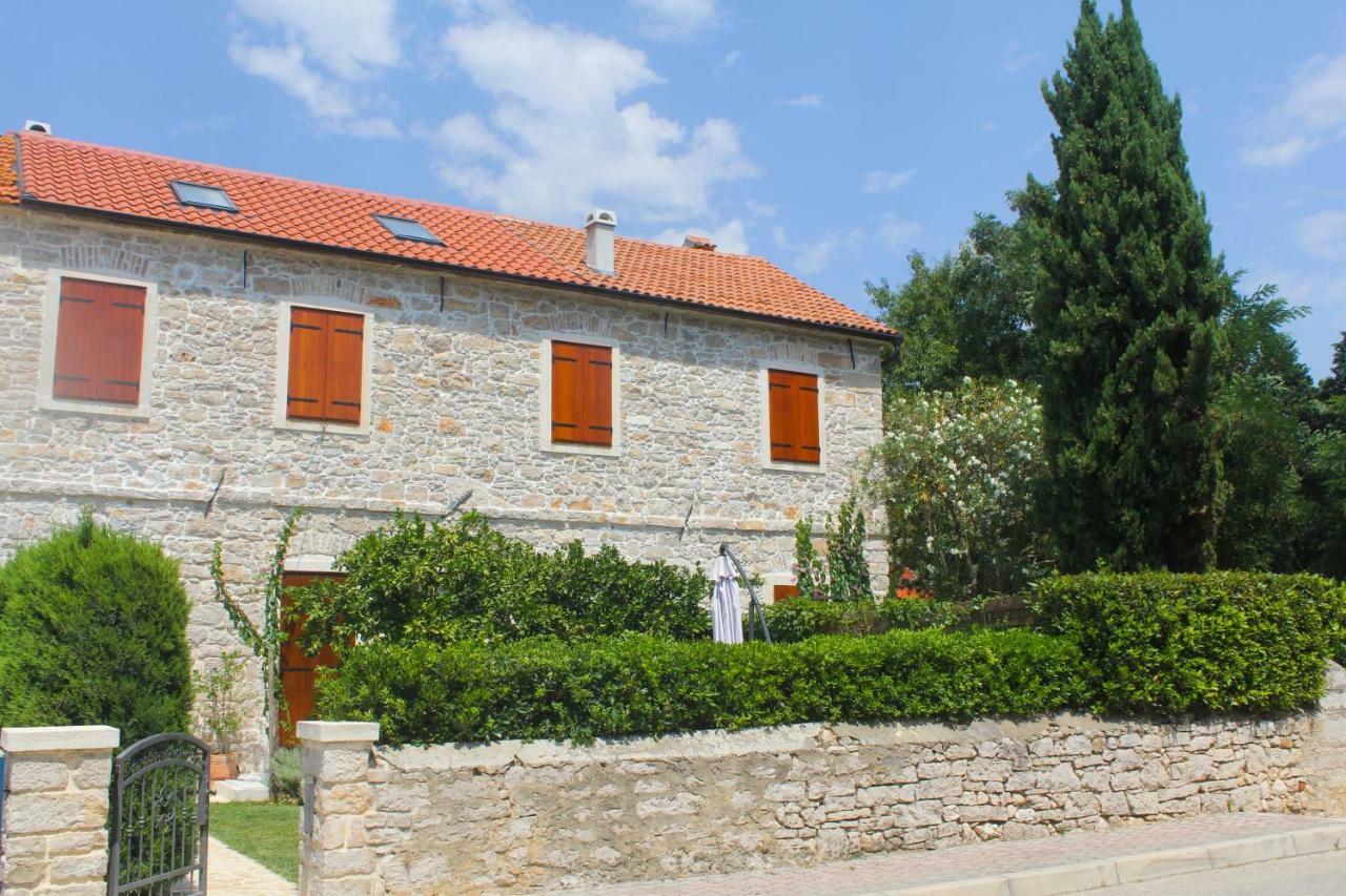 Appartamento Old House Sveti Filip i Jakov Esterno foto